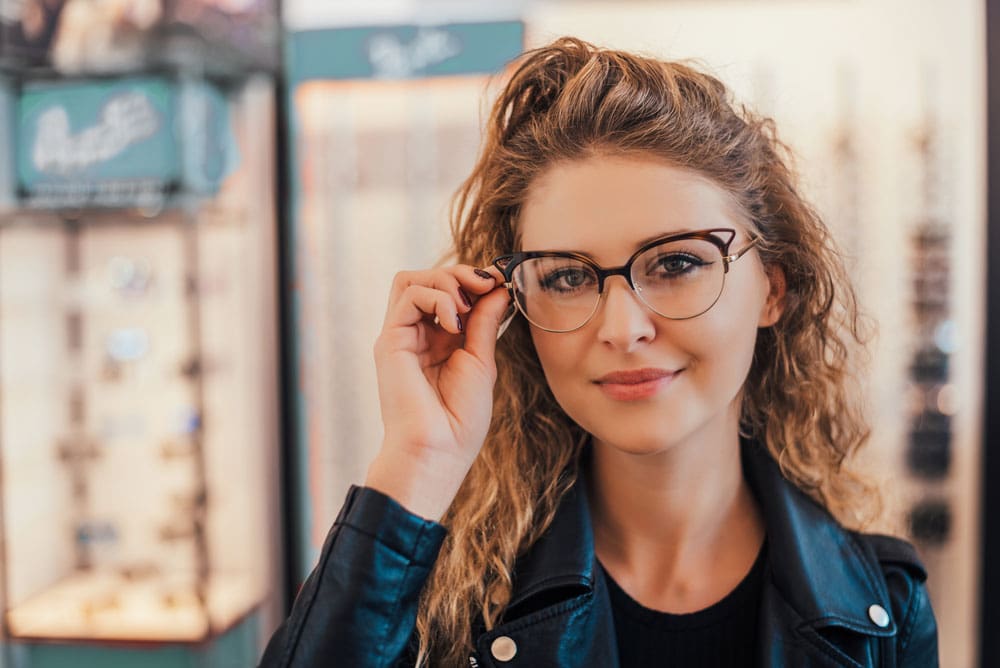 trying-on-glasses-GettyImages-883808546